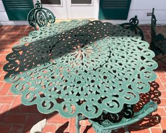 A close look at the table top