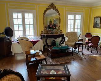 This is the other side of the parlor. (at the front of the house)