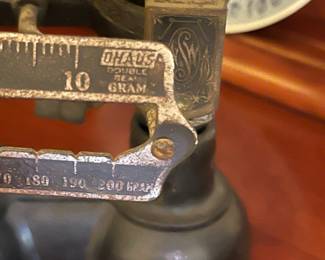 Ohaus double beam metal scale with milk glass pans