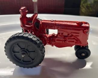 Vintage MM Moline Minneapolis Tractor. Looks like it has never been played with...