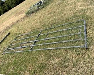 Another 12' gate (about 11' 6"). There is a 16' gate laying underneath the 12 footer.