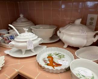 More ceramics from Italy and Portugal in the kitchen