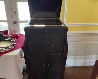 Victrola Victor oak cabinet only