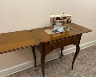 Vintage Singer Sewing Machine with table