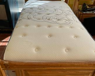 Here is one of the twin beds.
