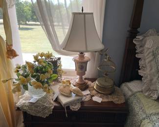 Vintage ceramic table lamp, doilies, bird cage