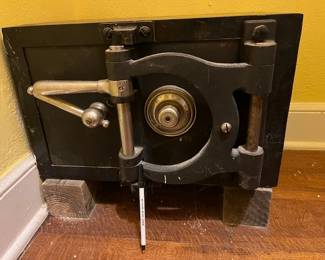 AntiqueMosler Diamond Safe