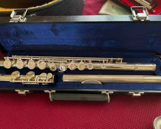 Sterling Silver Gemeinhardt Flute, made in Elkhart Indiana, Model M2-A63122 with case