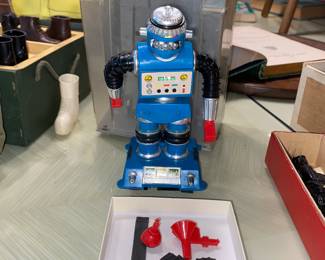 Zerak robot toy with case