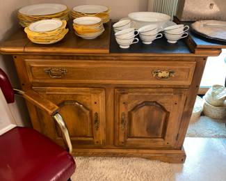 Temple Stuart server with flip top for added serving space