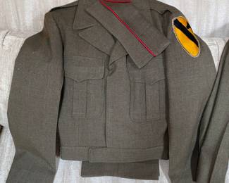 Army uniform -1st Calvary - excellent condition -jacket, pants and cap