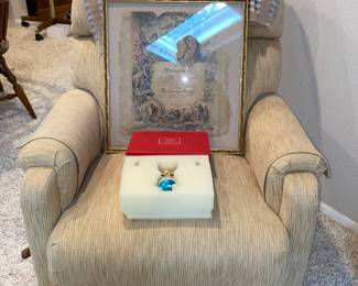 Cream fabric recliner -great shape