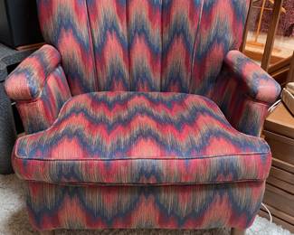 Very 80s comfy arm chair