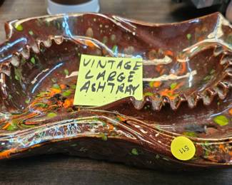 VINTAGE ASHTRAY