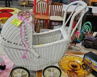 WICKER DOLL STROLLER / CARRIAGE