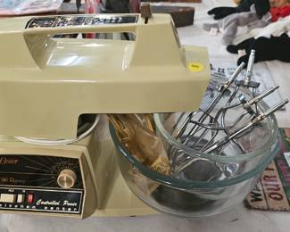 VINTAGE STAND MIXER