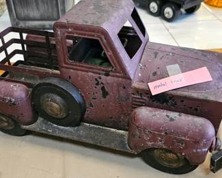 METAL TRUCK