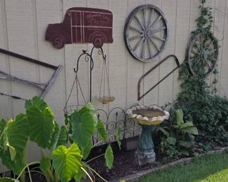 Outdoor Country Yard Art