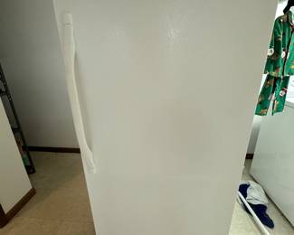 Upright freezer