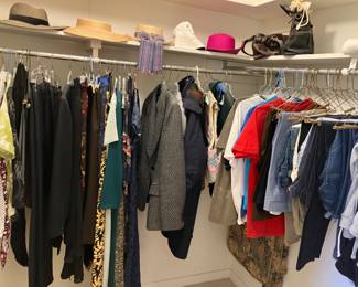 Very nice, name brand ladies clothes.