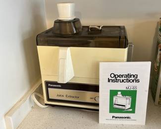 Lot 105 | Panasonic Juicer Machine Works!

