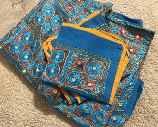 Lot 67 | Indian Desi Tablecloth w Placemats Linens
