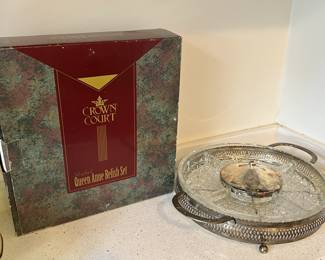 Lot 111 | Queen Anne Silverplate Cru d’ete Tray