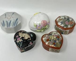 Lot 71 | 1990s Japanese Ceramic Trinket Boxes

