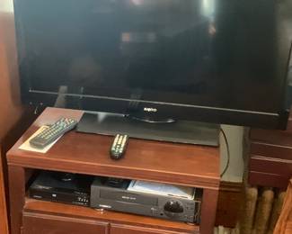 Sanyo TV, TV stand, some components