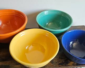 Mid-century Los Angeles Bauer Pottery - Beehive Bowls