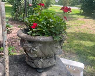 Sunflower concrete flower pot pair