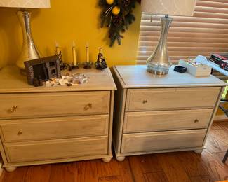 2 end tables that the knobs were never replaced