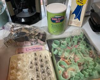 Vintage baking items 