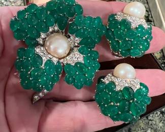 VINTAGE MODELE DEPOSE Faux Emerald, Pearl Rhinestone LARGE Floral Brooch & Earrings! Awesome