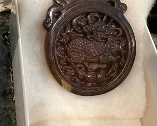 Large Chi Ling Dragon
Amulet in Nephrite 