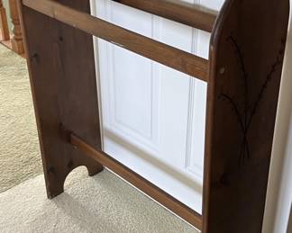 Lot 140 | Wheat Sheath Wood Quilt Rack