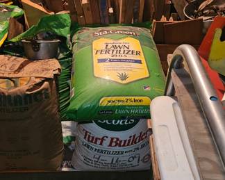 Fertilizer & Turf Builder
