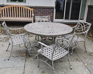 Outdoor table & chairs