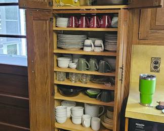 Kitchen cabinets full