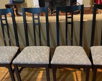 8 dining chairs $40