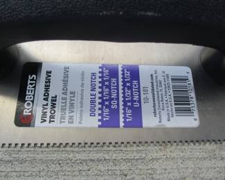 2 Vinyl Adhesive Trowels