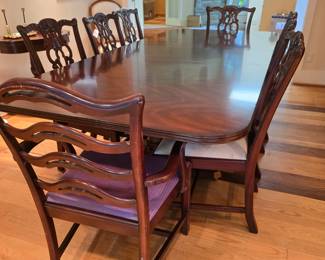 MAITLAND SMITH MASSACHUSETTS DINING ROOM CHAIRS AND TABLE