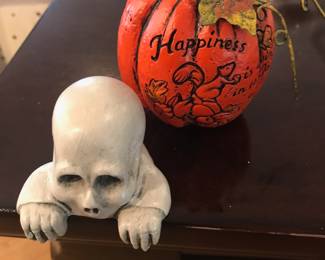 Assortment of Halloween Decor