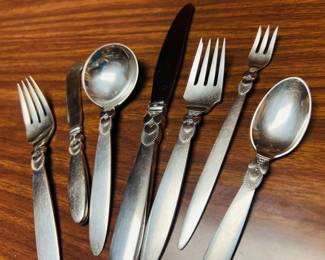 The Cactus pattern was designed by sculptor Gundolph Albertus in 1930. Its modern style is representative of the Art Deco period and the emerging functionalist style of the early 1930's.