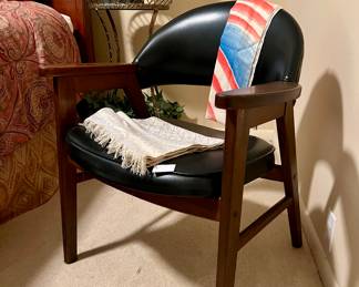 MCM Madison Furniture Single Oak Gunlocke Style Armchair