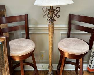 Pair of barstools 