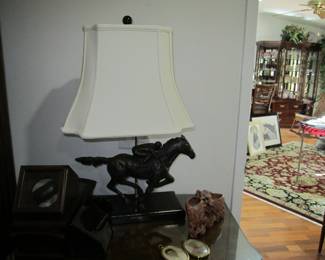 Jockey metal table lamp