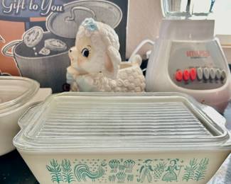 Amish butter print refrigerator dish