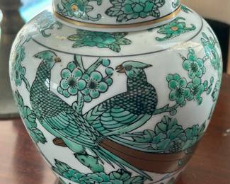 Imari Gold pheasants urn