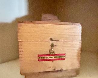 vintage shoe shine kit ( small size)